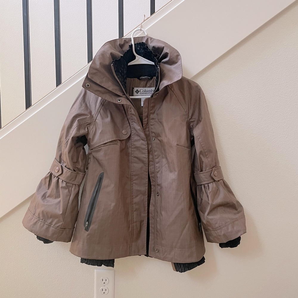 Columbia titanium Omni-tech women’s coat posh puff sleeves with liner small